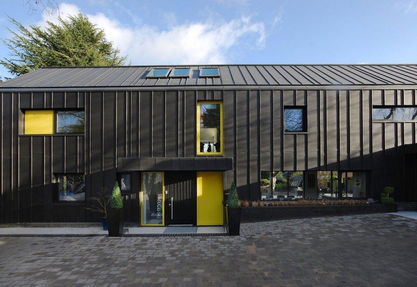 ตัวบ้านร่วมสมัยโทนสีดำ