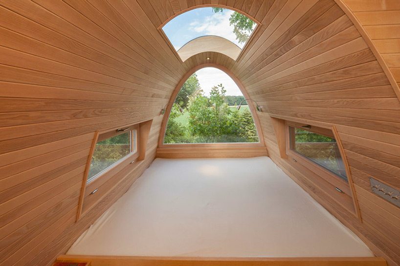 baumraum-treehouse-halle-designboom-07