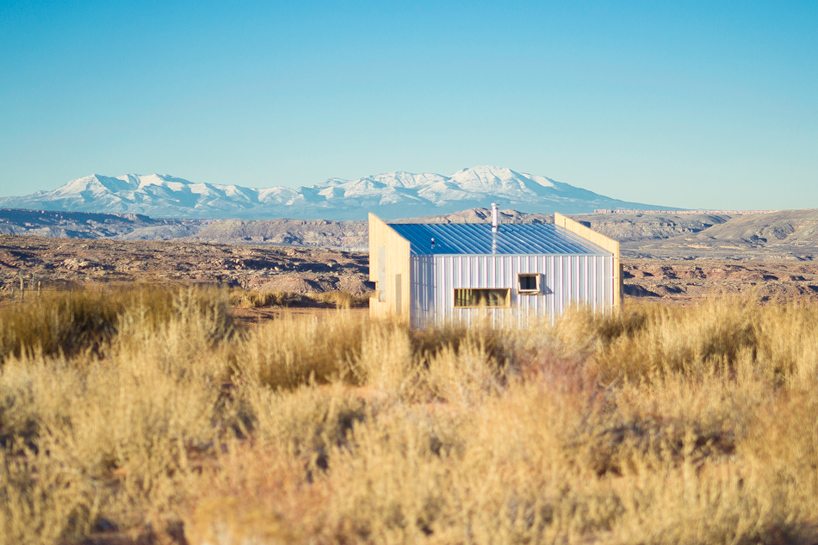 colorado-building-workshop-hozho-house-designboom-02