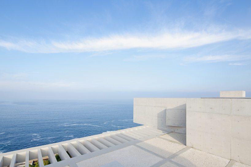 gonzalo-mardones-arquitecto-mo-house-chile-designboom-05