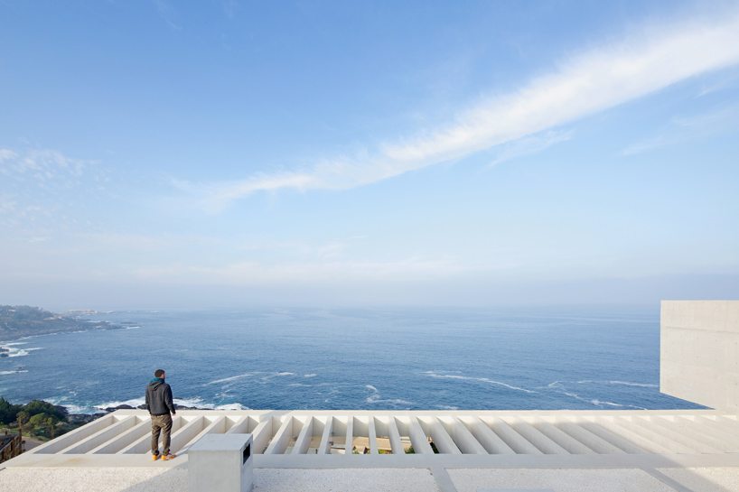 gonzalo-mardones-arquitecto-mo-house-chile-designboom-06