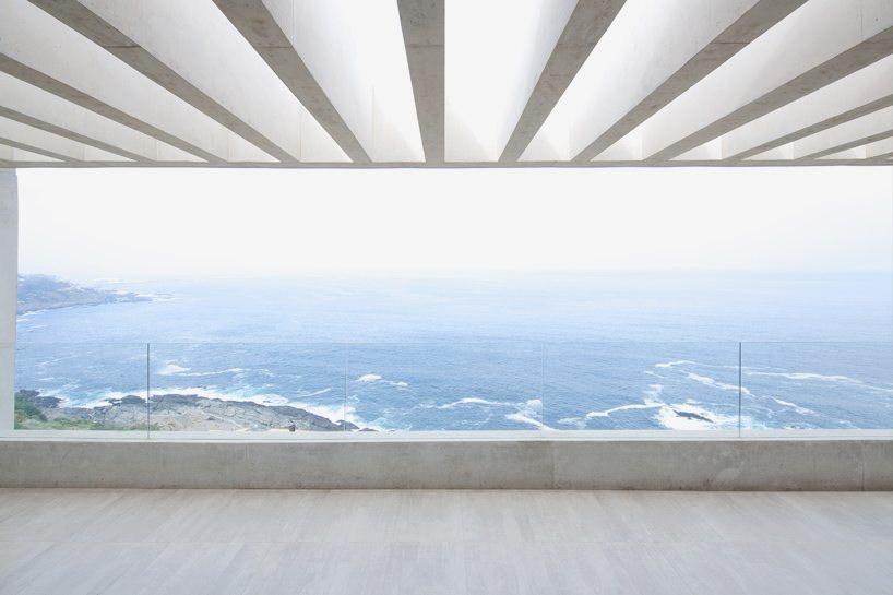 gonzalo-mardones-arquitecto-mo-house-chile-designboom-07