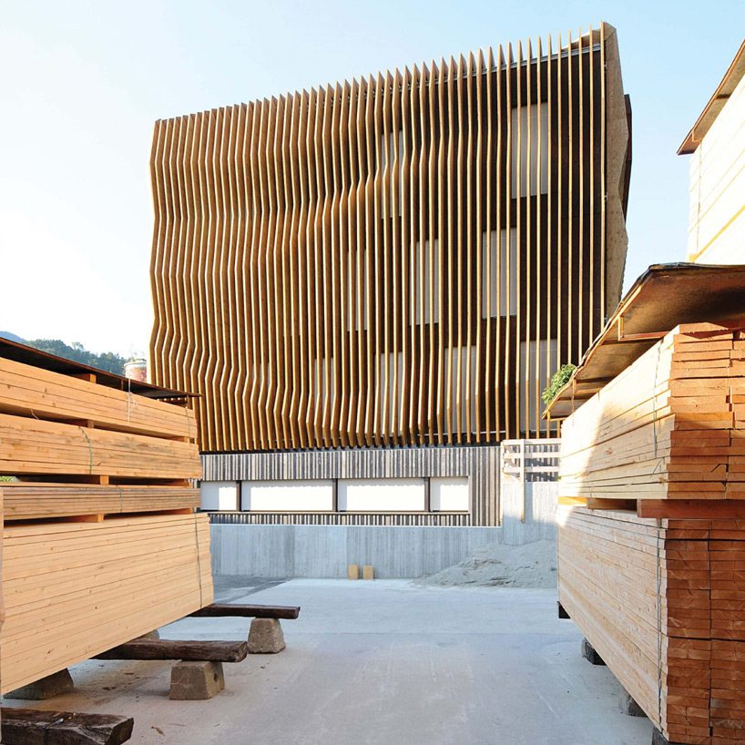 modus-architects-damiani-holz-ko-office-building-designboom-05