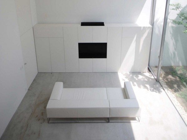 4-Minimalist-living-room-600x449