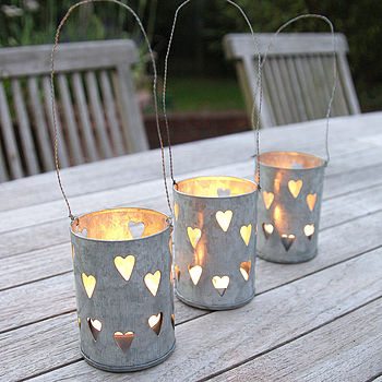 23-Uniqu-e-Beautiful-DIY-Garden-Lanterns-homesthetics-11