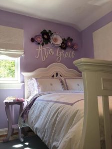 ห้องนอนสีม่วง