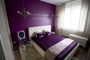 ห้องนอนสีม่วง