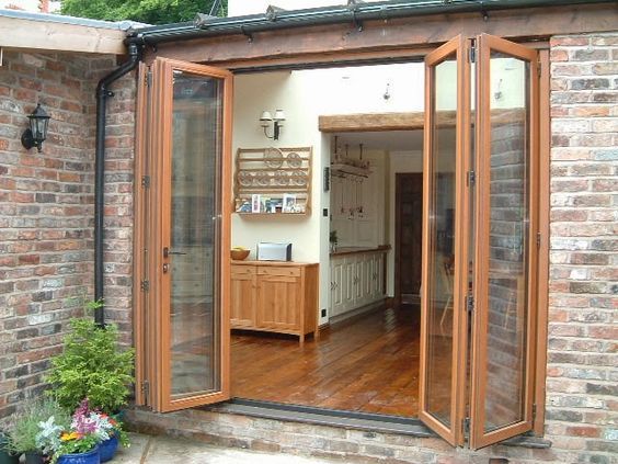 ประตูหน้าบ้าน