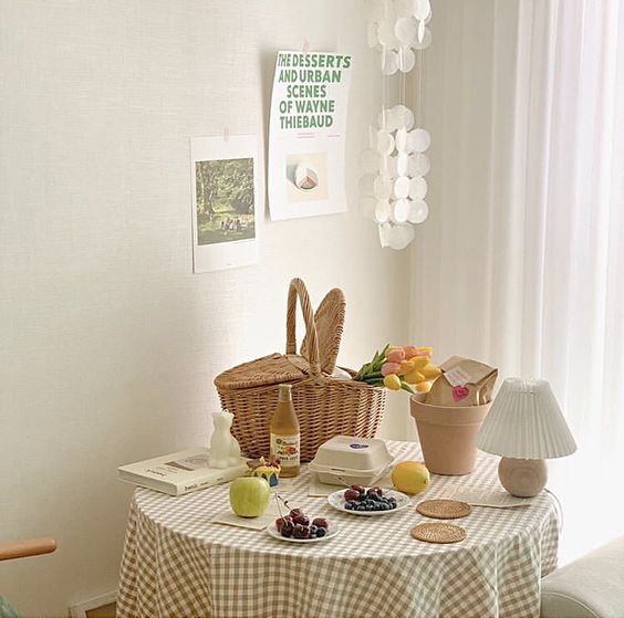 การจัดโต๊ะอาหารว่าง