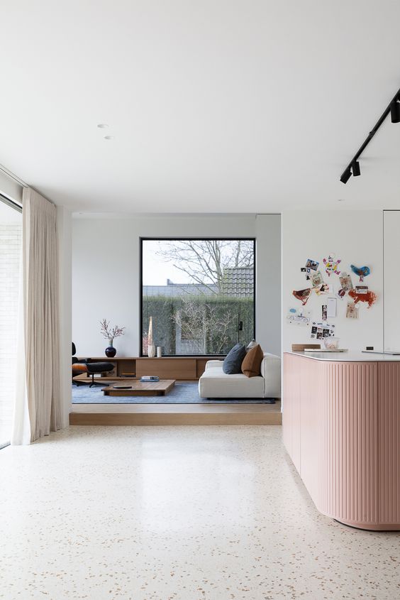 พื้นบ้านสีขาว