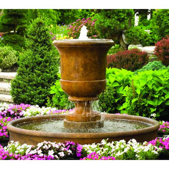 อ่างน้ำพุหน้าบ้าน